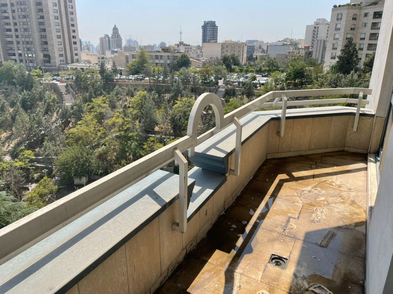 Furnished apartment in Tehran Elahiyeh-Balcony