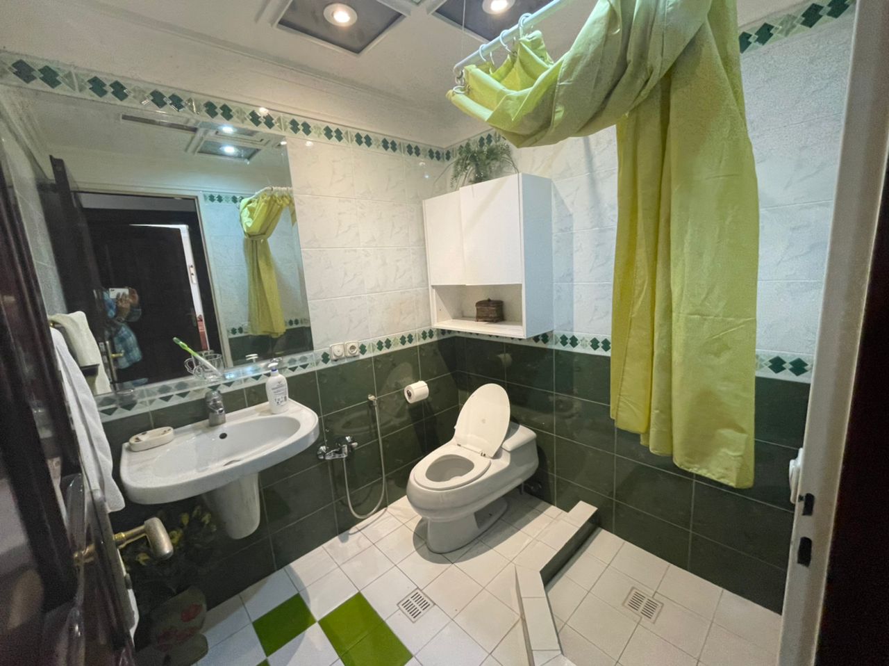 Furnished apartment in Tehran Elahiyeh-Bathroom