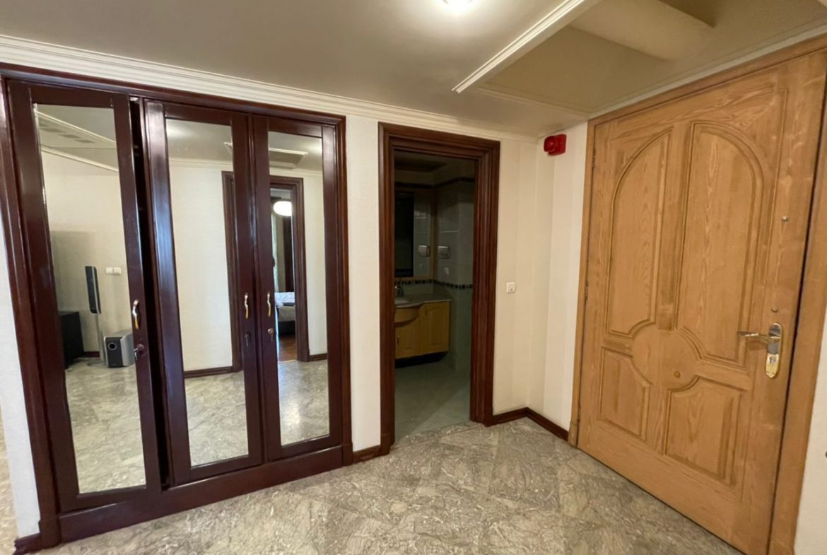 furnished apartment in Tehran-Entrance
