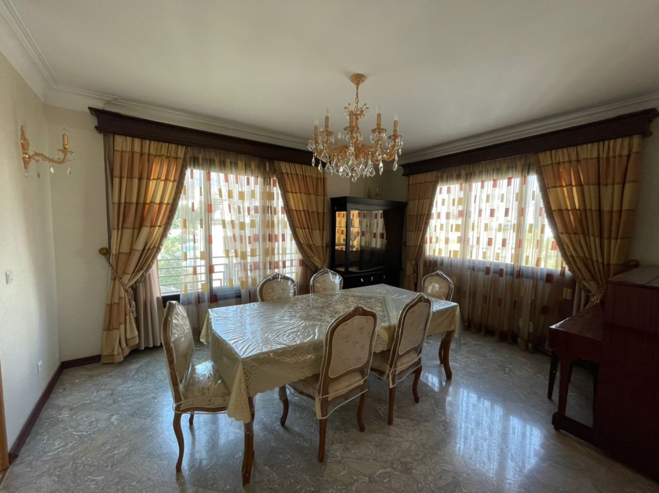 furnished apartment in Tehran-Dining table