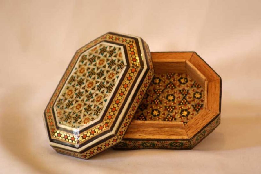 Top Iranian Souvenirs to buy