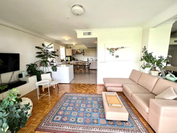 Furnished Apartment in Tehran Code 1899-5