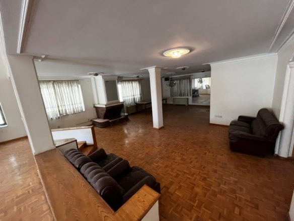 Villa in Tehran Shahrak-e Gharb Code 1868-3