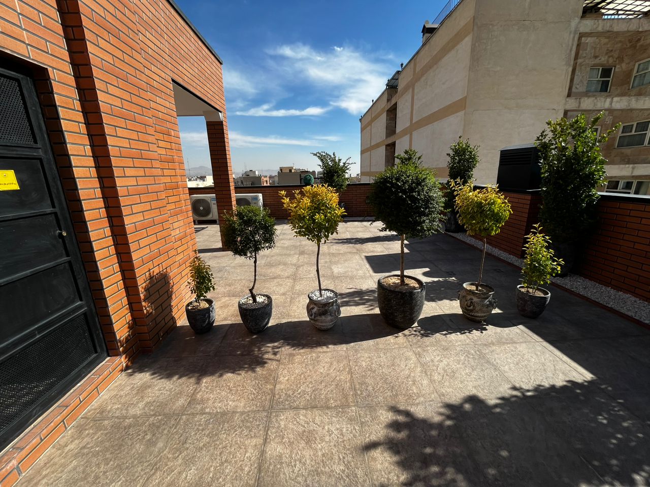 C0E6E6F4-9D35-4D86-8E9A-066534170225 Furnished Apartment in Tehran Qolhak Code 1948