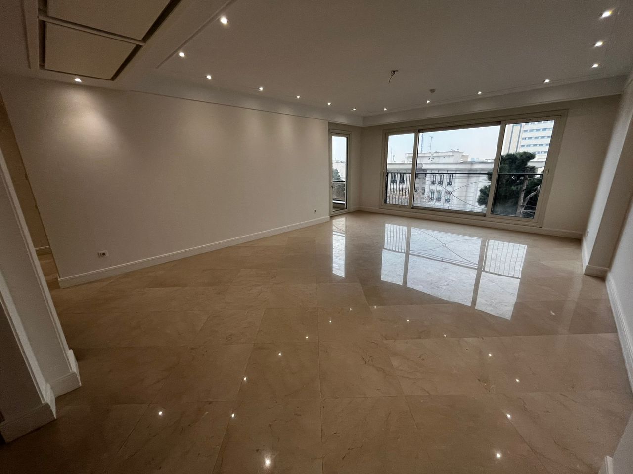 Semi Furnished Apartment in Tehran Tajrish Code 1997