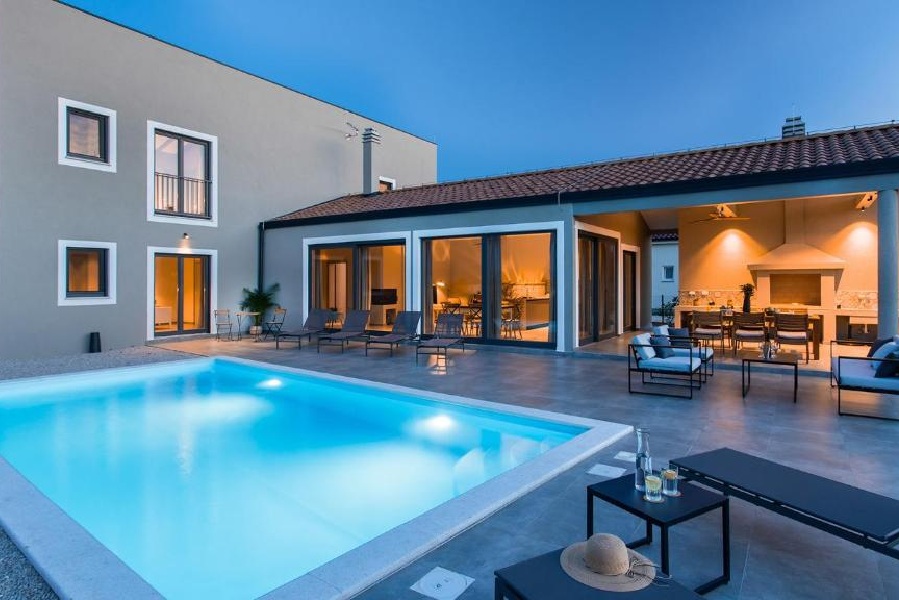 Rent Villa in Rudehen